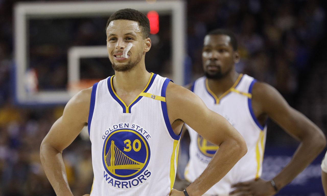 同班同学，2022赛季从中冠冲乙的四支球队已有三支冲超（2022赛季中冠升乙四队中已有三队冲超）