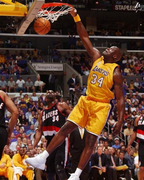 意媒：梅努是那不勒斯中场引援首选，备选方案包括弗拉泰西（意媒：那不勒斯将梅努列为中场引援首选，弗拉泰西为备选）